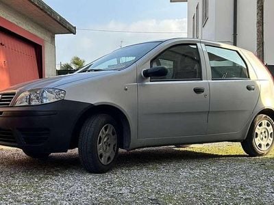 Usata Fiat Punto Active 60 CV (44 kW) 2005 Argento Berlina