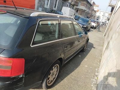 Usata Audi A6 204 CV (150 kW) 2002 Blu Station wagon