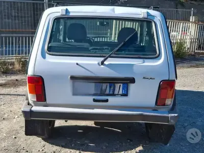 Usata Lada niva 83 CV (61 kW) 2009 Bianco SUV