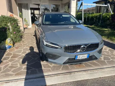 Usata Volvo V60 197 CV (144 kW) 2021 Grigio Station wagon