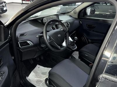 Usata Lancia Ypsilon 69 CV (50 kW) 2023 Nero Utilitaria
