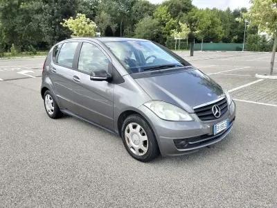 Usata Mercedes A160 95 CV (69 kW) 2010 Grigio Monovolume