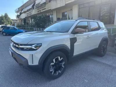 Usata Dacia Duster Extreme 131 CV (96 kW) 2024 Grigio SUV