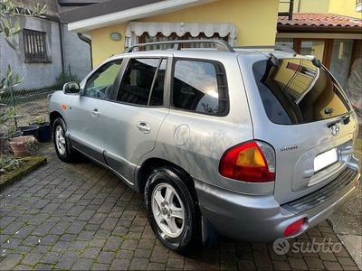 Usata Hyundai Santa Fe 112 CV (82 kW) 2002 Grigio SUV