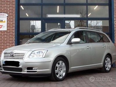 Grigio Usata 2005 Toyota Avensis Station wagon | 1000 €