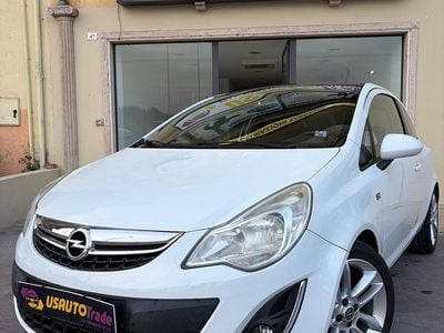 Usata Opel Corsa 75 CV (55 kW) 2012 Bianco Utilitaria