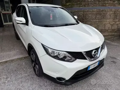 Usata Nissan Qashqai Tekna 131 CV (96 kW) 2016 Bianco SUV