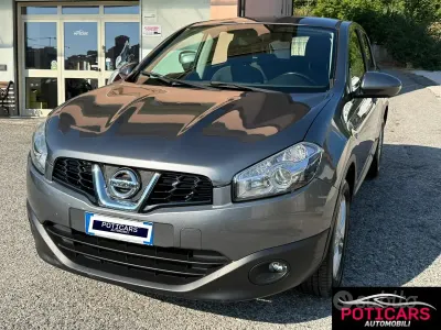 Usata Nissan Qashqai Acenta 116 CV (85 kW) 2013 Grigio SUV