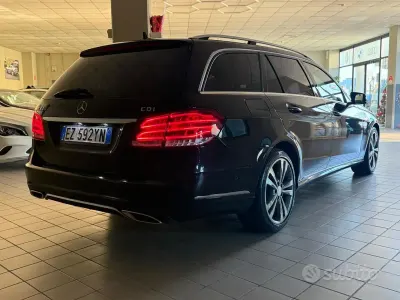 Usata Mercedes E220 Premium 170 CV (125 kW) 2015 Nero Station wagon