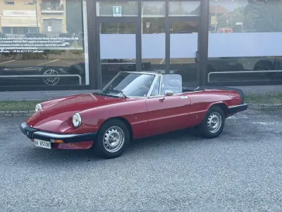 Usata Alfa Romeo Spider 103 CV (75 kW) 1985 Rosso Cabrio