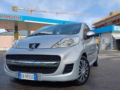 Gebraucht Peugeot 107 68 PS (50 kW) 2010 Grau Kleinwagen
