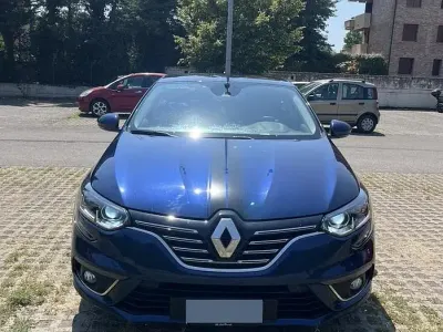 Usata Renault Mégane IV 116 CV (85 kW) 2019 Bluazzurro Berlina