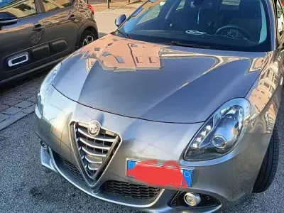 Usata Alfa Romeo Giulietta Distinctive 120 CV (88 kW) 2015 Grigio Utilitaria
