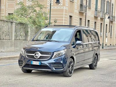 Usata Mercedes V300 Exclusive 239 CV (175 kW) 2020 Blu cavansite metallizzato Monovolume