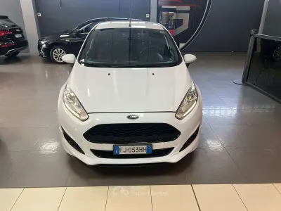 Usata Ford Fiesta ST-Line 75 CV (55 kW) 2017 Bianco Utilitaria