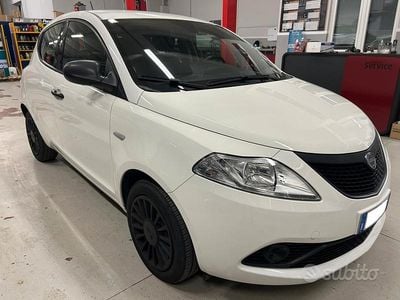 Usata Lancia Ypsilon S 69 CV (50 kW) 2019 Bianco Utilitaria