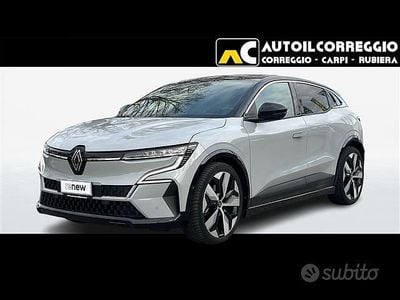 Usata Renault Megane E-Tech Techno 161 kW (220 CV) 2022 Grigio chiaro Berlina