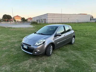 Usata Renault Clio II 75 CV (55 kW) 2009 Berlina