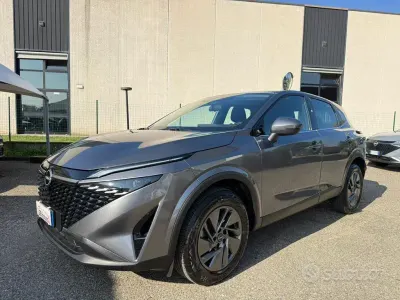 Usata Nissan Qashqai Acenta 140 CV (102 kW) 2025 Grigio scuro SUV