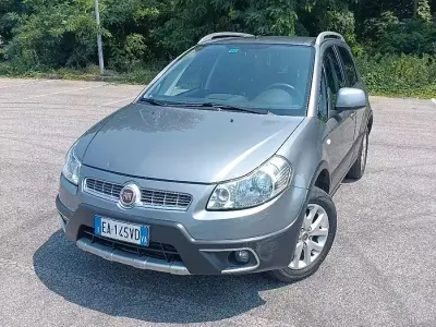 Usata Fiat Sedici 120 CV (88 kW) 2010 SUV
