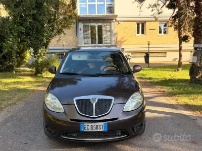Usata Lancia Ypsilon 60 CV (44 kW) 2010 Marrone Utilitaria