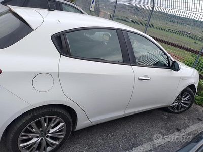 Usata Alfa Romeo Giulietta 120 CV (88 kW) 2018 Bianco Berlina
