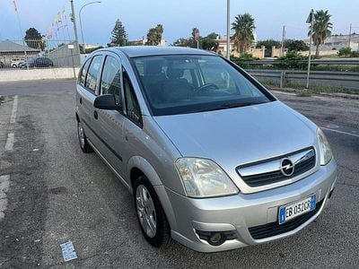 Usata Opel Meriva Club 89 CV (65 kW) 2010 Argento Monovolume
