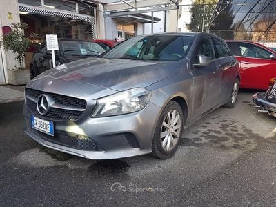 Usata Mercedes A160 90 CV (66 kW) 2017 Gray Berlina