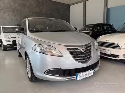 Gebraucht Lancia Ypsilon Silver 69 PS (50 kW) 2014 Grau Kleinwagen