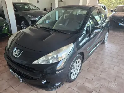 Usata Peugeot 207 73 CV (53 kW) 2008 Nero Berlina