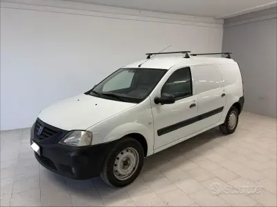 Usata Dacia Logan 68 CV (50 kW) 2010 Bianco Monovolume