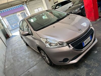 usata Peugeot 208 1.4 HDi 68 CV 5 porte Allure