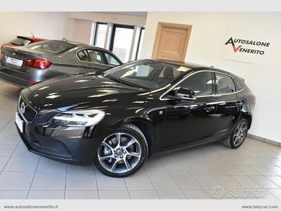 Usata Volvo V40 Ocean Race 150 CV (110 kW) 2016 Nero Berlina