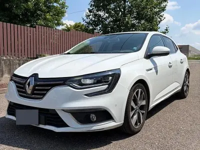 Usata Renault Mégane IV Bose Edition 131 CV (96 kW) 2016 Bianco Berlina