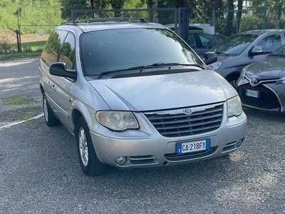Usata Chrysler Voyager 149 CV (109 kW) 2007 Grigio Monovolume