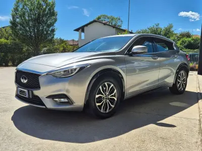 Usata Infiniti Q30 Business 109 CV (80 kW) 2017 Argento Berlina