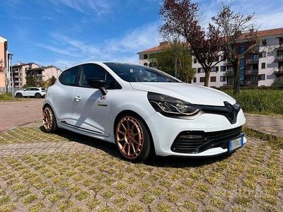 Usado Renault Clio IV R.S. 200 CV (147 kW) 2013 Blanco Berlina
