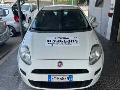 Usata Fiat Punto Street 75 CV (55 kW) 2015 Bianco Utilitaria
