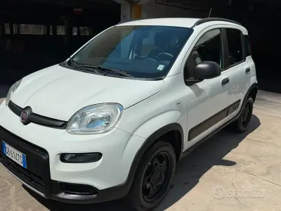 Usata Fiat Panda 4x4 S 85 CV (62 kW) 2020 Bianco Utilitaria
