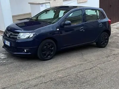 Usata Dacia Sandero 75 CV (55 kW) 2015 Bluazzurro Berlina