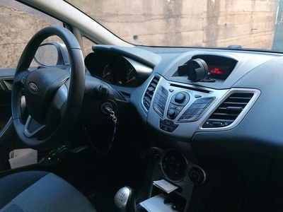 Second-hand Ford Fiesta 95 CP (69 kW) 2010 Argintiu Hatchback