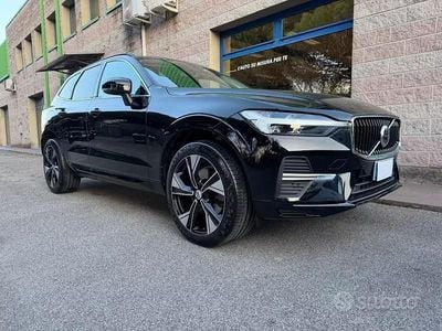 Usado Volvo XC60 197 CV (144 kW) 2022 Negro SUV
