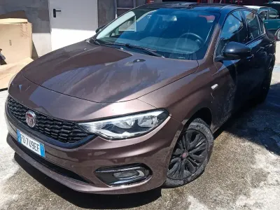 Usata Fiat Tipo 95 CV (69 kW) 2016 Marrone Berlina