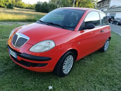 Usata Lancia Ypsilon 60 CV (44 kW) 2006 Arancione Utilitaria