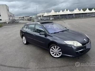 Usata Renault Laguna III 150 CV (110 kW) 2008 Bluazzurro Station wagon