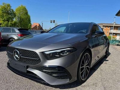 Usata Mercedes A180 AMG line 136 CV (100 kW) 2025 Grigio montagna Berlina