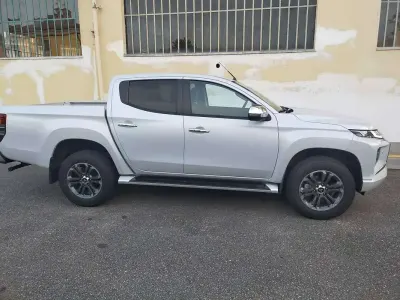 Usata Mitsubishi L200 150 CV (110 kW) 2021 Bianco Pick-up