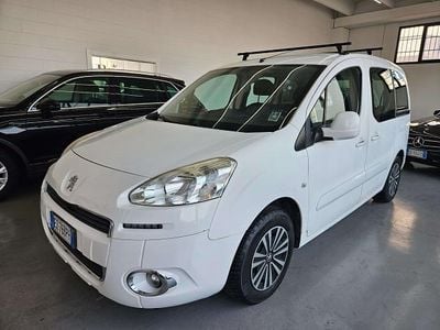 Begagnad Peugeot Partner Tepee Outdoor 92 HK (67 kW) 2015 Minibuss
