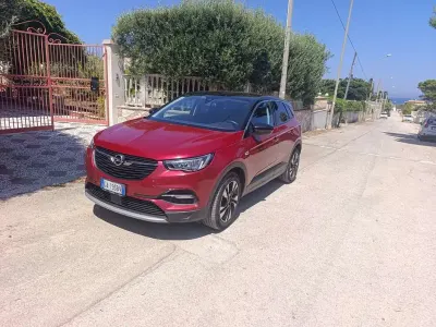 Usata Opel Grandland X Business 131 CV (96 kW) 2020 Rosso SUV