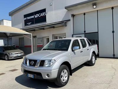 Begagnad Nissan Navara 171 HK (125 kW) 2006 Grå Pickup
